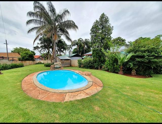 4 BEDROOM HOUSE FOR SALE IN SINOVILLE